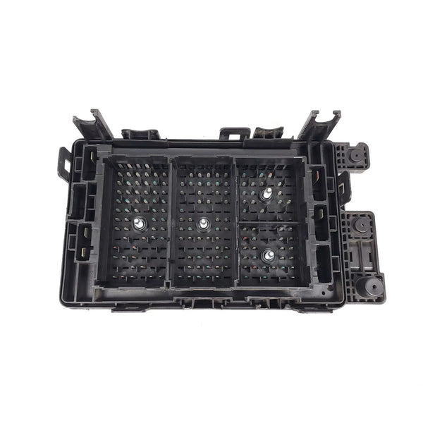 Fusebox for 05-06 GMC/Chevy 5.3L/6.0L V8 Engine Block Fuse Box Relay Module